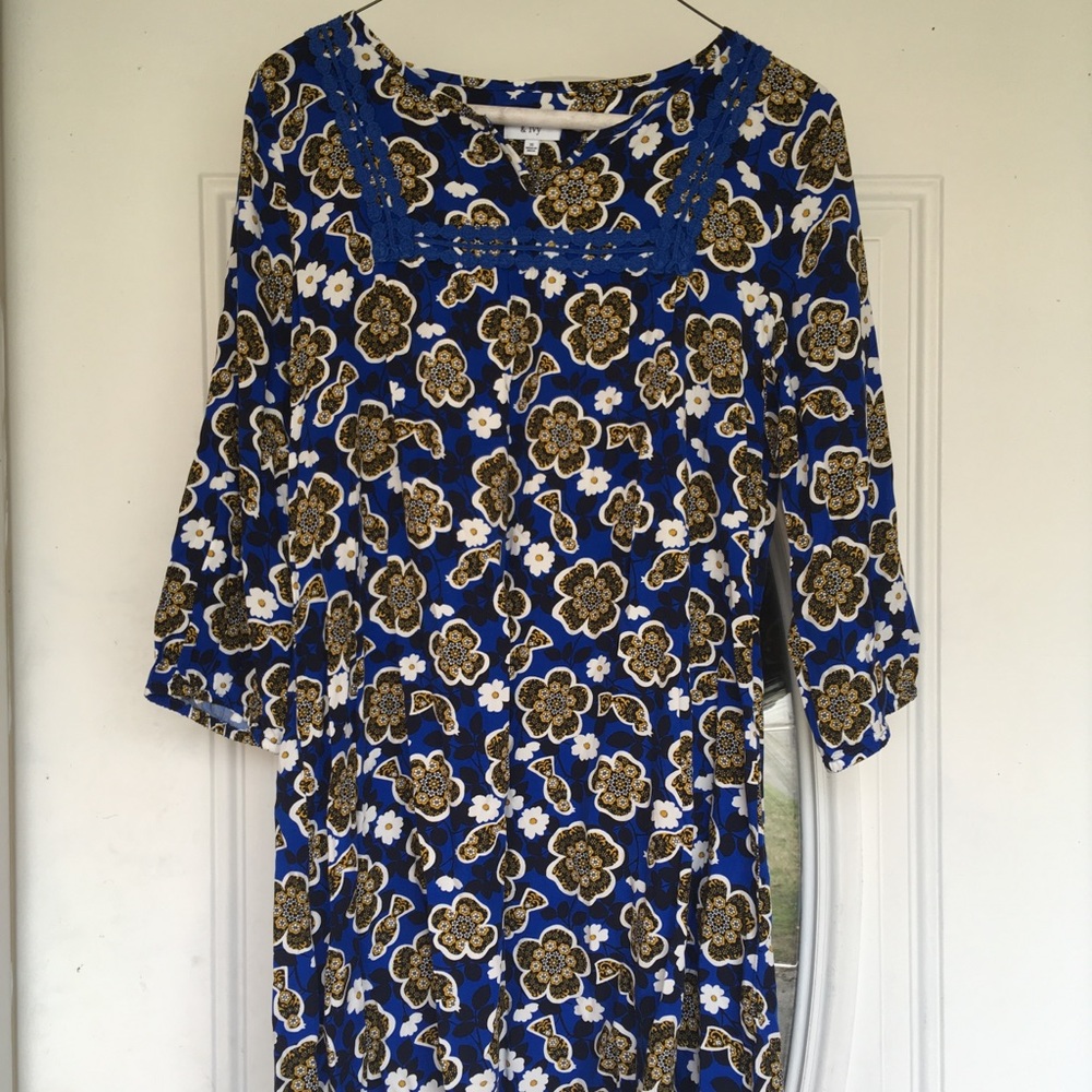 Crown & ivy  Dress Sz 16
